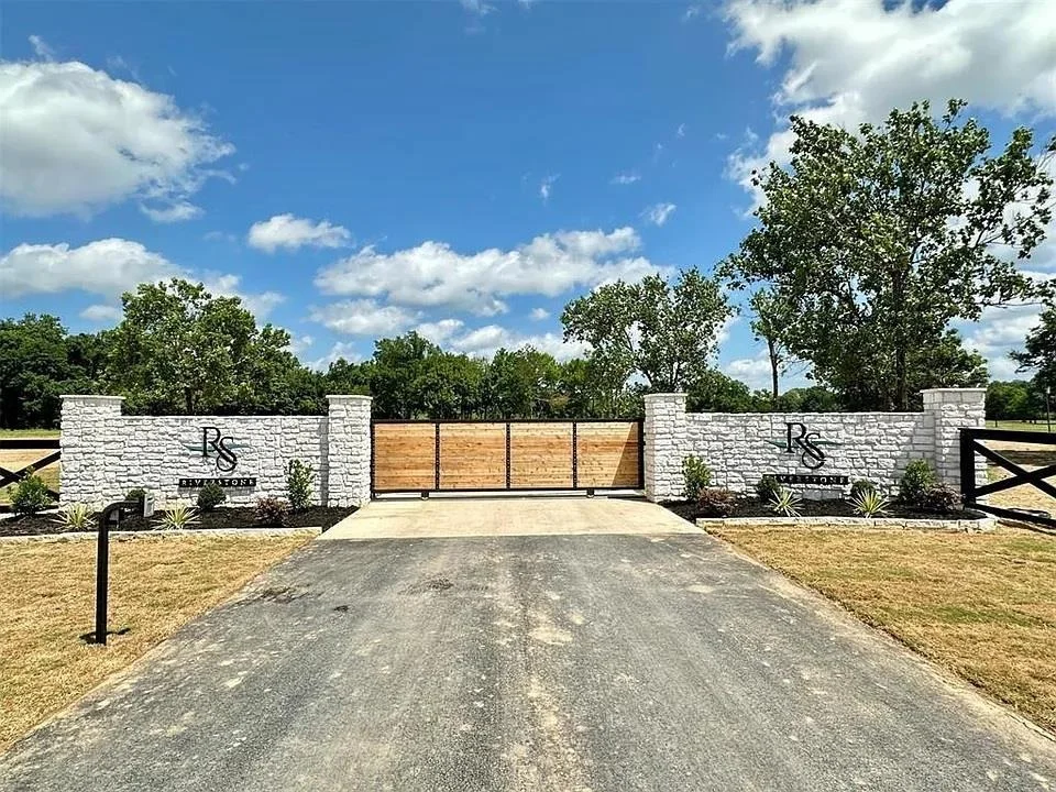 Photo of 10 Riverstone Drive