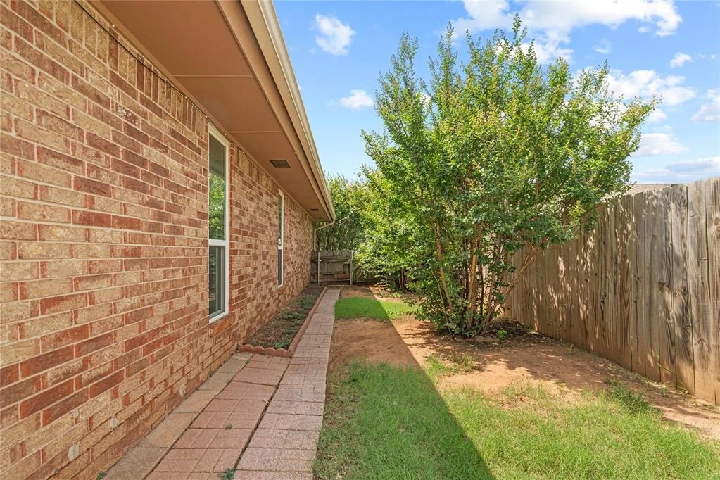 Photo of 305 W Platt Drive