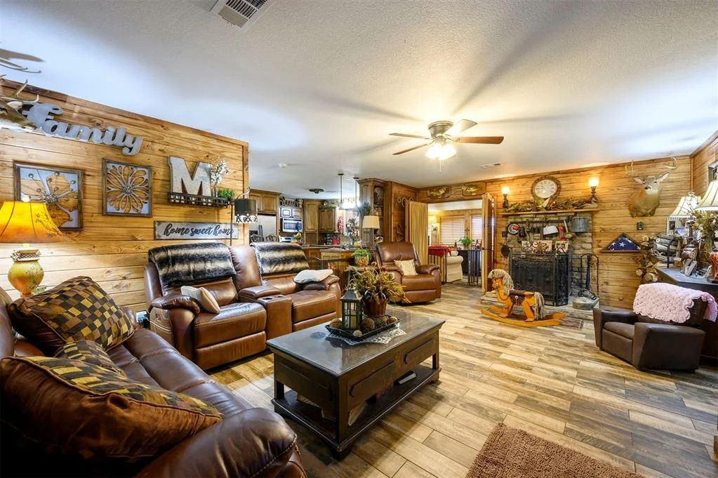 Photo of 2352 Pollard Road