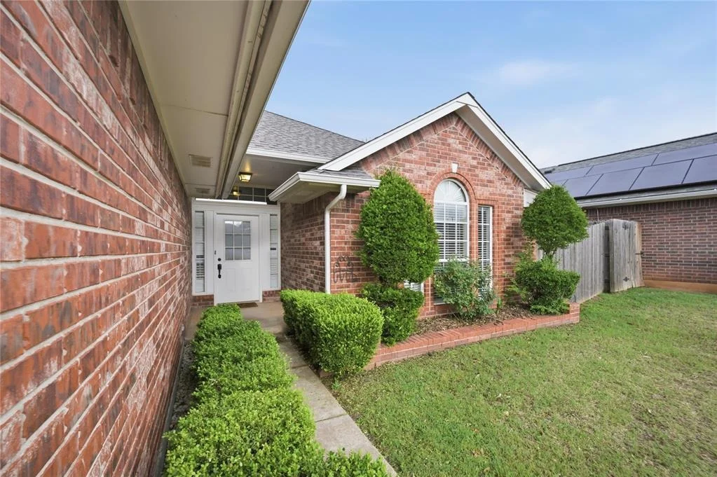 Photo of 613 Bluegrass Lane
