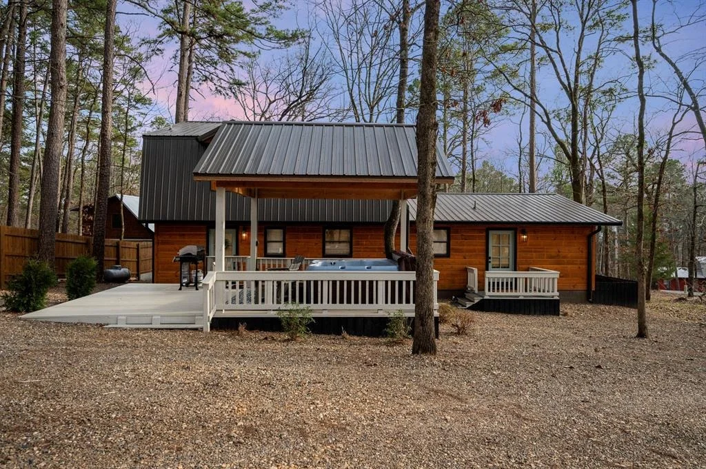 Photo of 655 Chinook Road