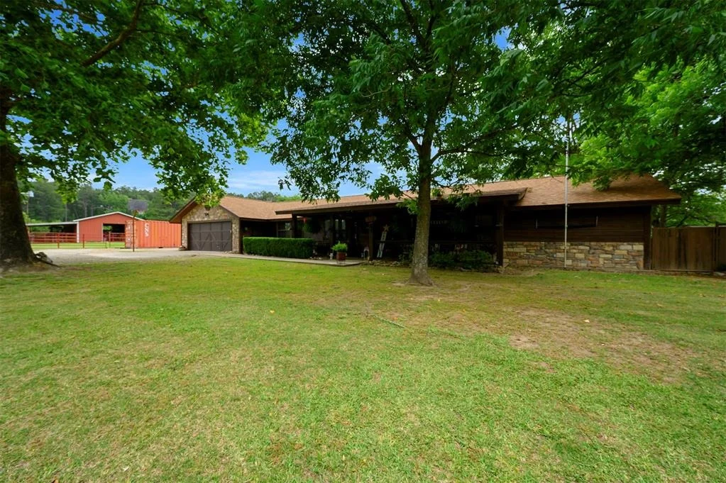 Photo of 2352 Pollard Road
