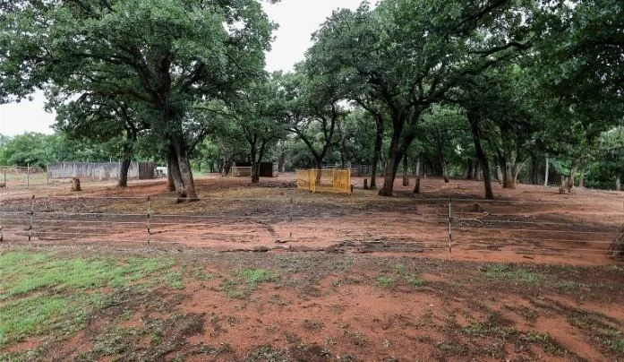 Photo of 27059 Whispering Oaks Drive