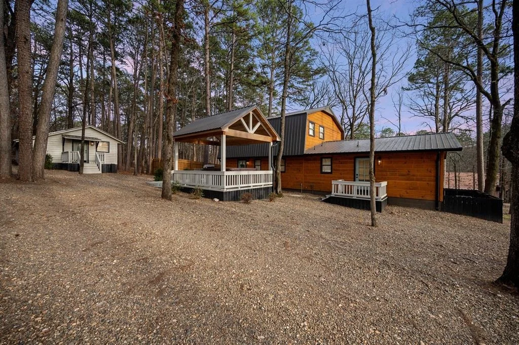 Photo of 655 Chinook Road