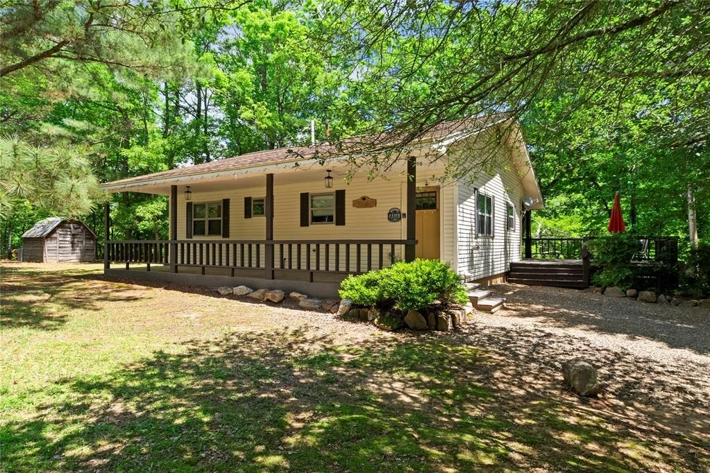 Photo of 868 Red Fox Road