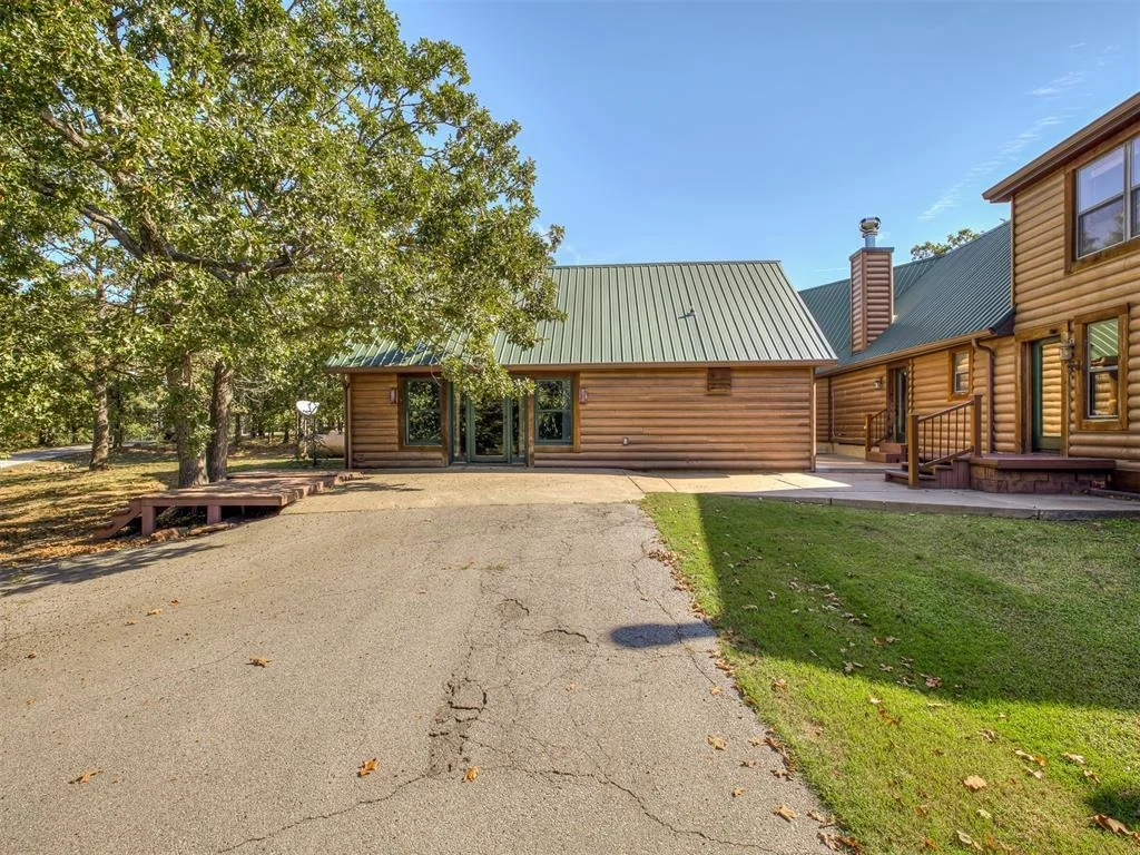 Photo of 15700 Holt Road