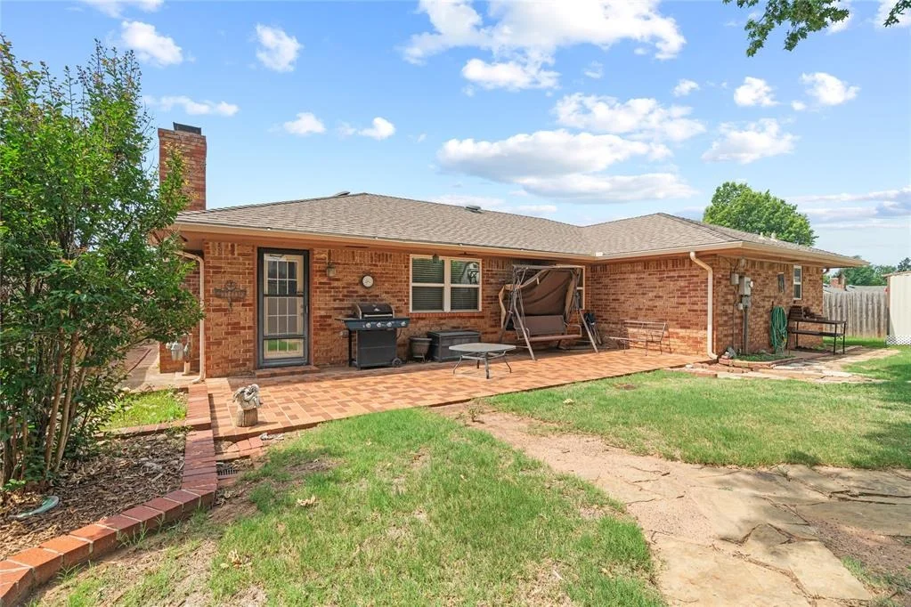 Photo of 305 W Platt Drive