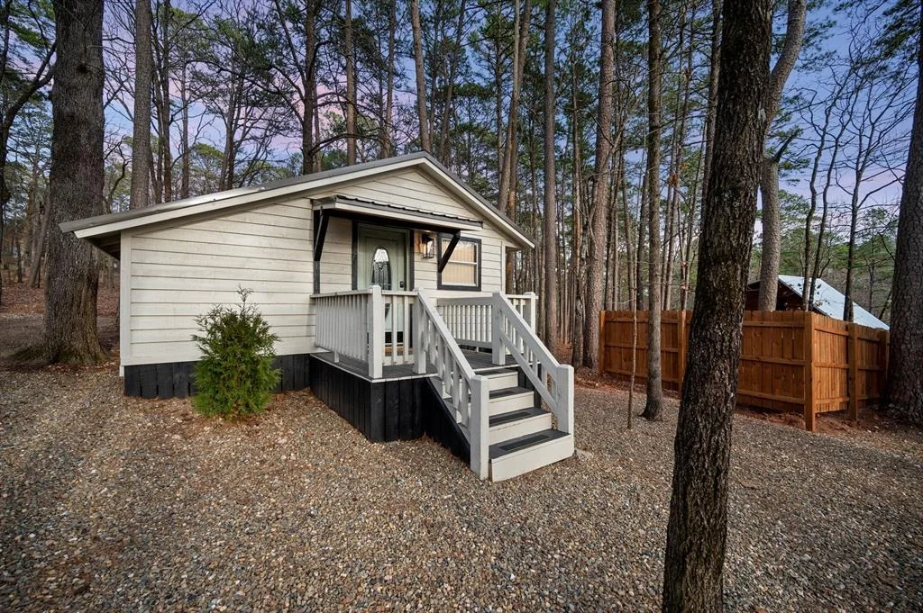 Photo of 655 Chinook Road