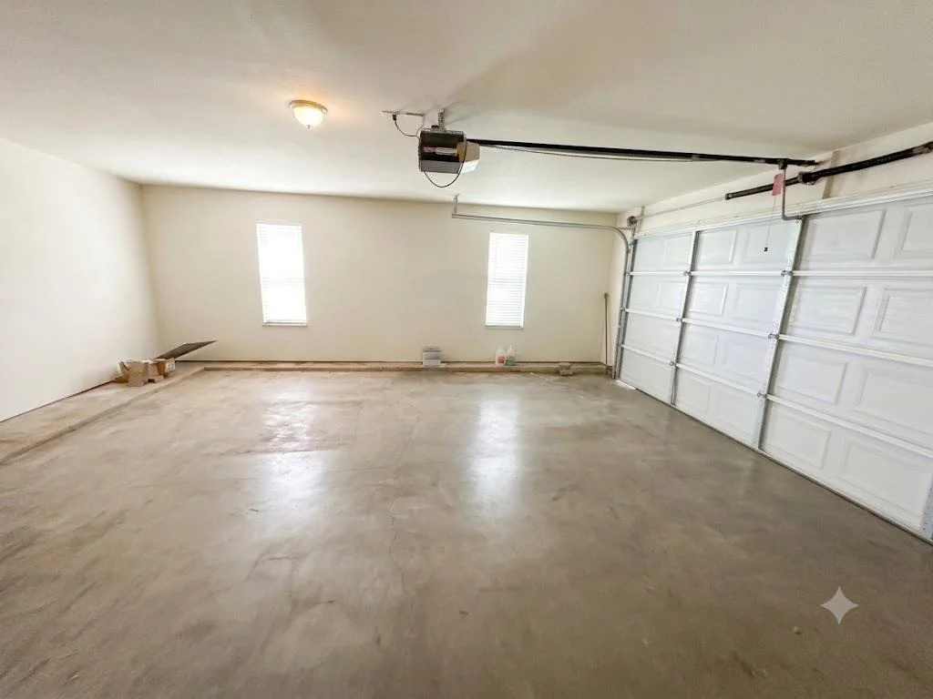Photo of 1075 N 4285 Road