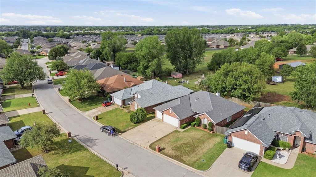 Photo of 613 Bluegrass Lane