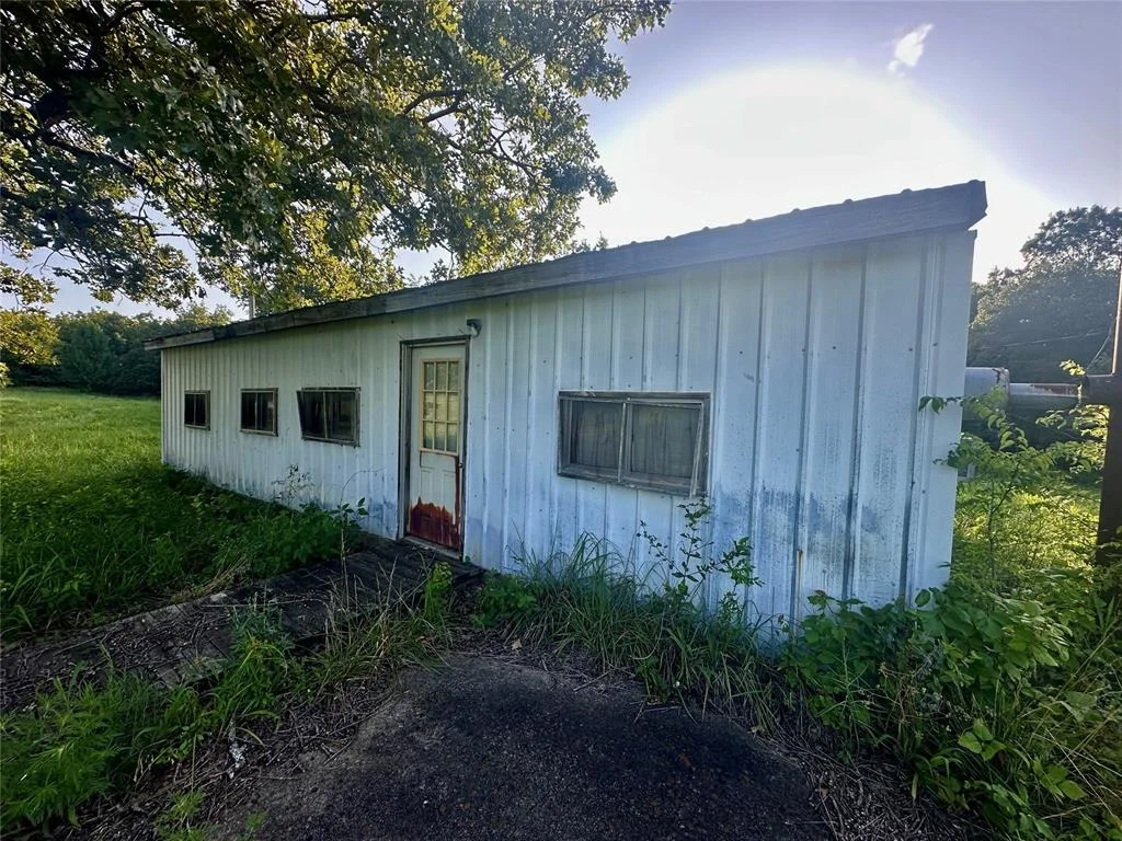 Photo of 52233 W 16 Highway