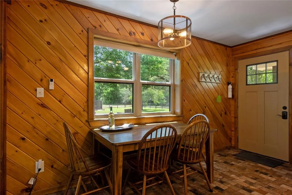 Photo of 868 Red Fox Road