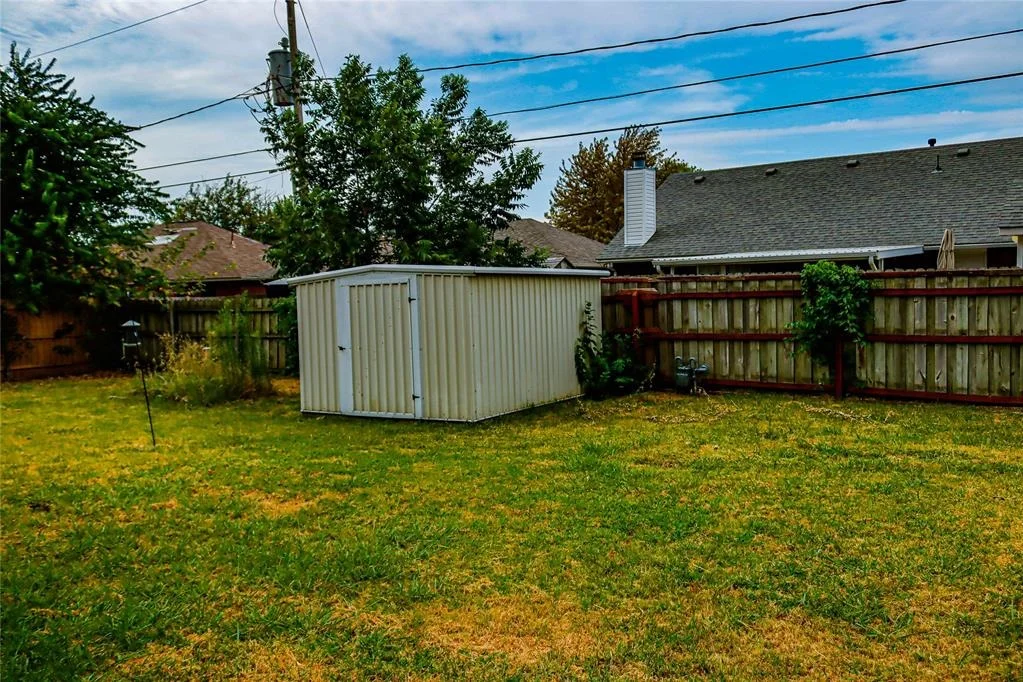 Photo of 916 N Windermere Drive