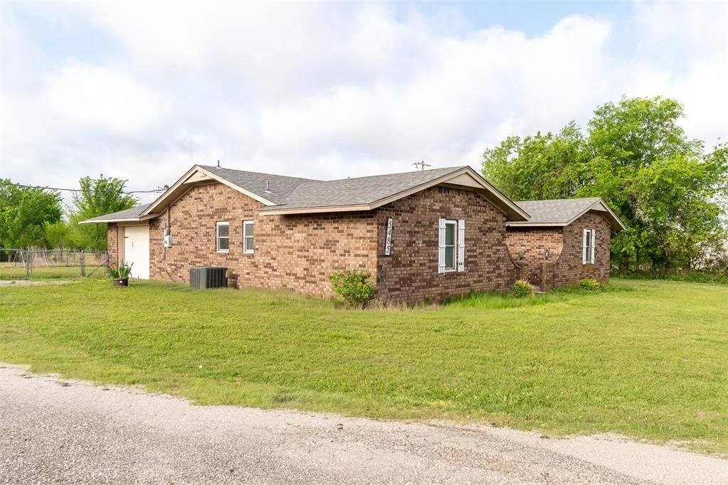 Photo of 5485 Primrose Lane