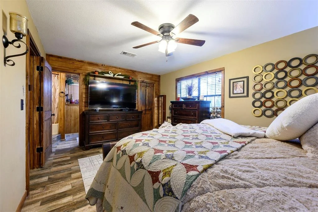 Photo of 2352 Pollard Road
