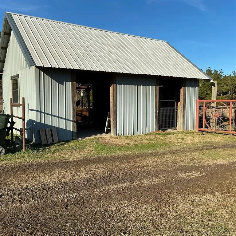 Photo of 868 N Living Land Road