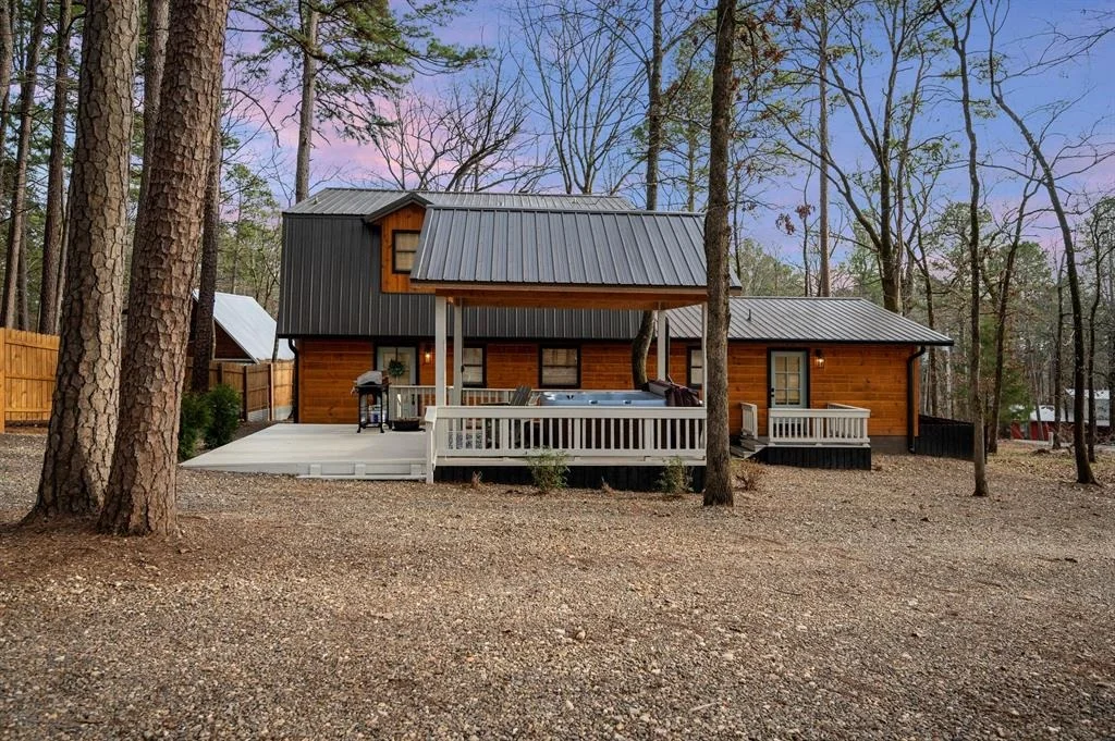 Photo of 655 Chinook Road