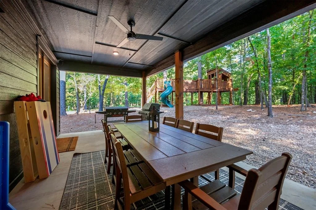 Photo of 590 Three Creeks Road