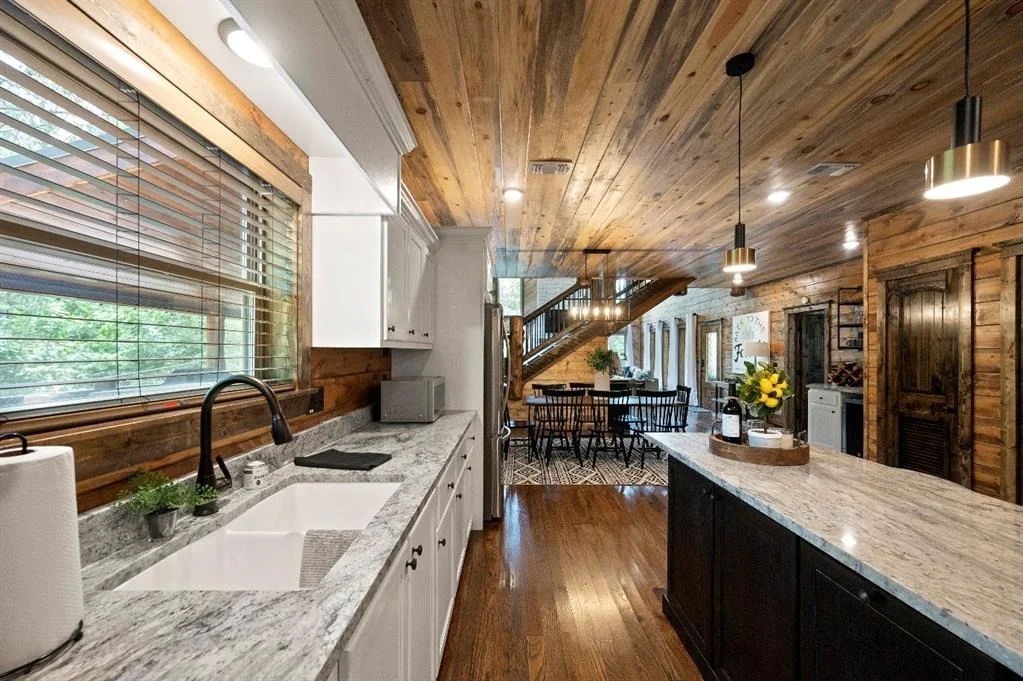 Photo of 123 KING PINE Lane
