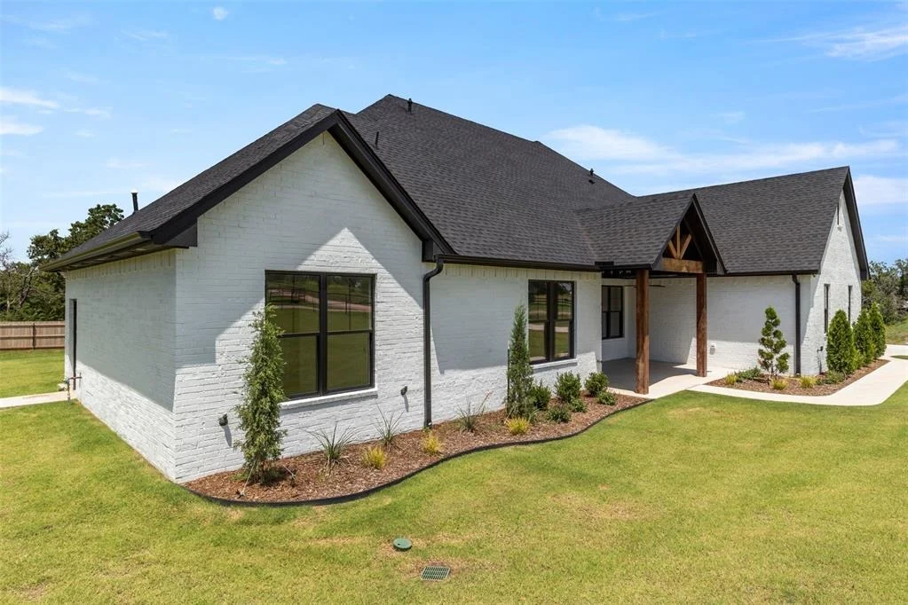 Photo of 2884 Springridge Road
