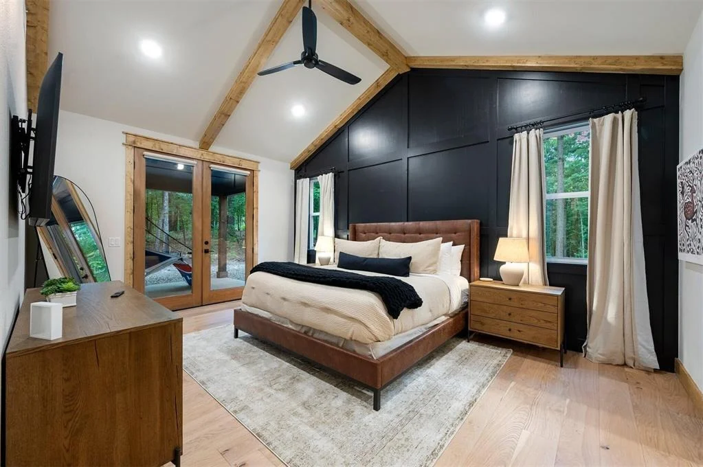 Photo of 590 Three Creeks Road
