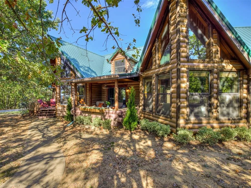 Photo of 15700 Holt Road