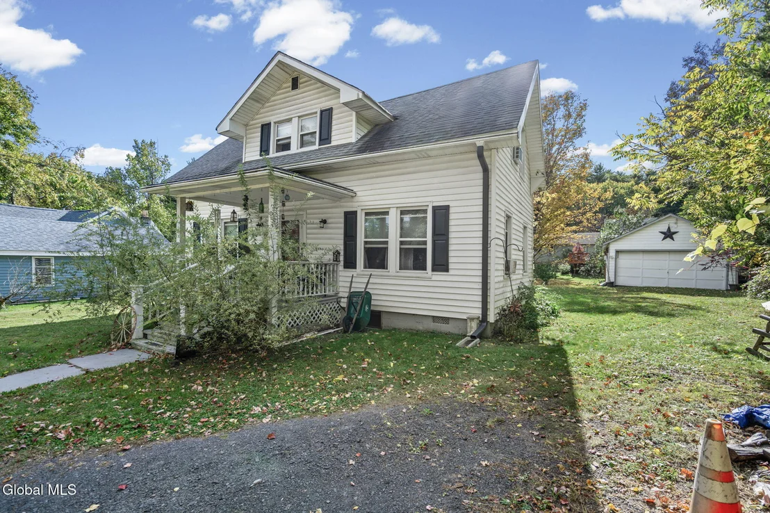 Photo of 19 Fulton Parkway