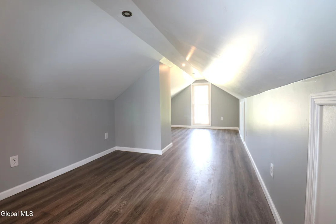 Photo of 319 Melrose Street