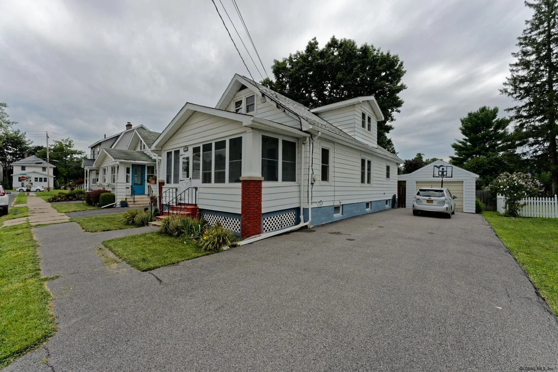 Photo of 308 SANDERS Avenue
