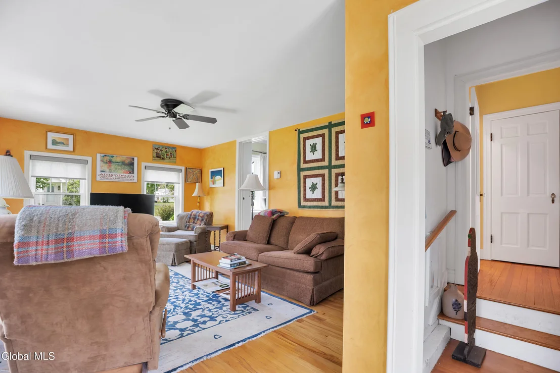 Photo of 723 Sanders Avenue