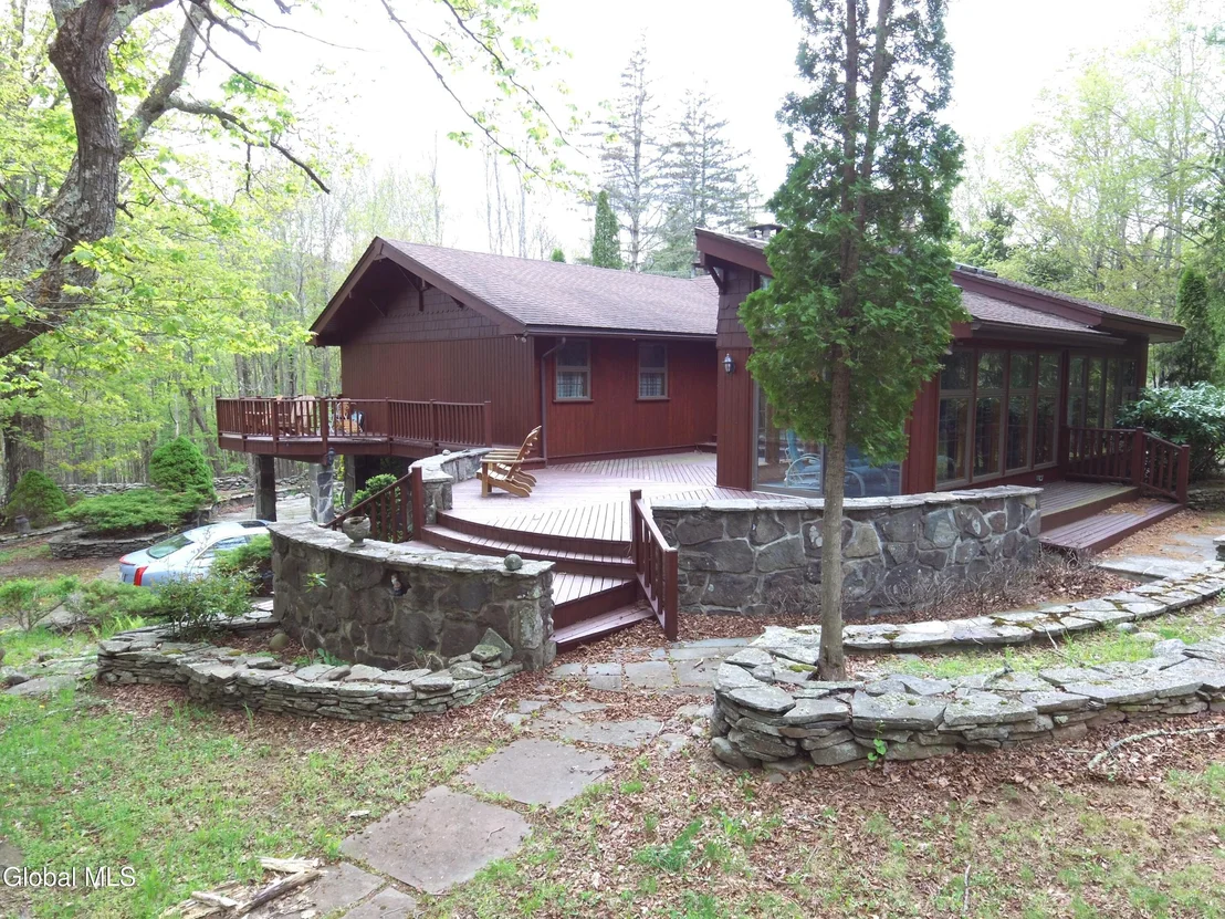 Photo of 184 Cloos Road