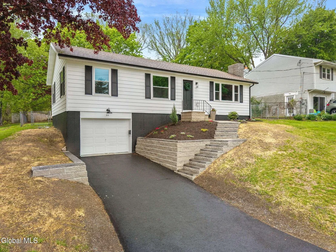 Photo of 34 Wolfert Avenue
