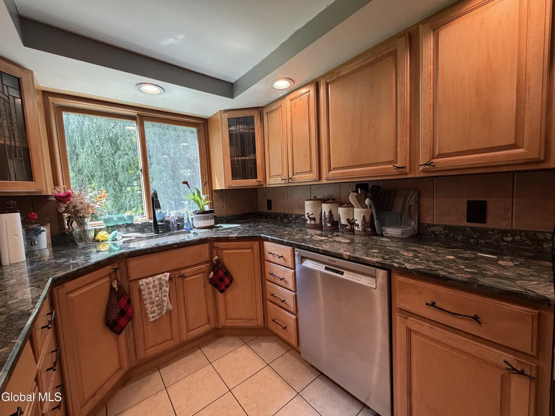 Photo of 24 Lakeview Avenue