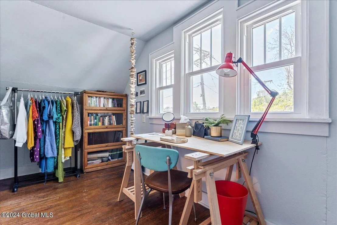 Photo of 1102 Baker Avenue