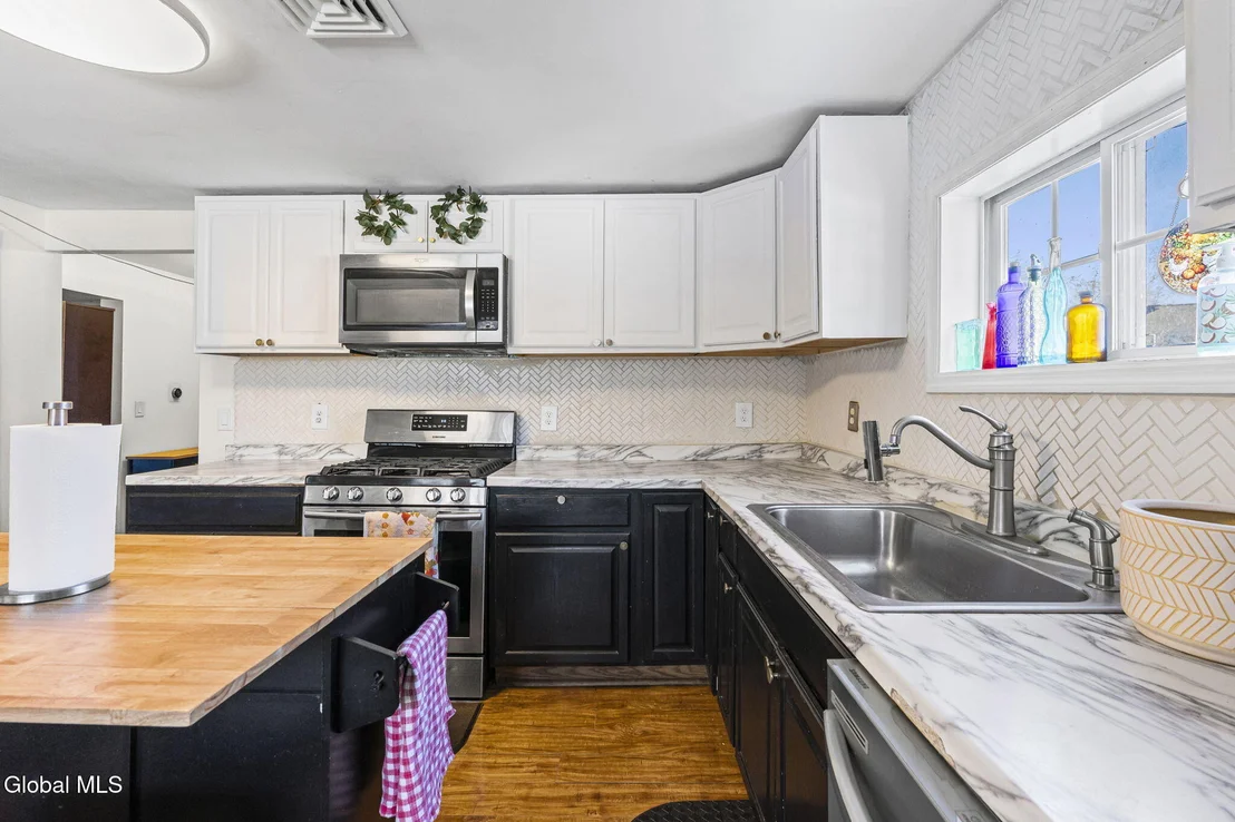 Photo of 4 Valleyview Avenue
