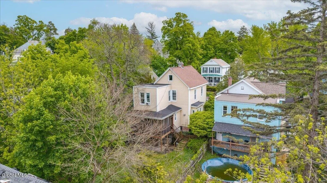 Photo of 121 Maple Avenue