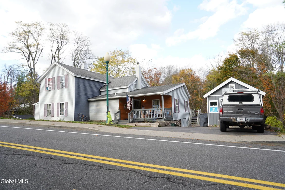 Photo of 552 Mountain Avenue