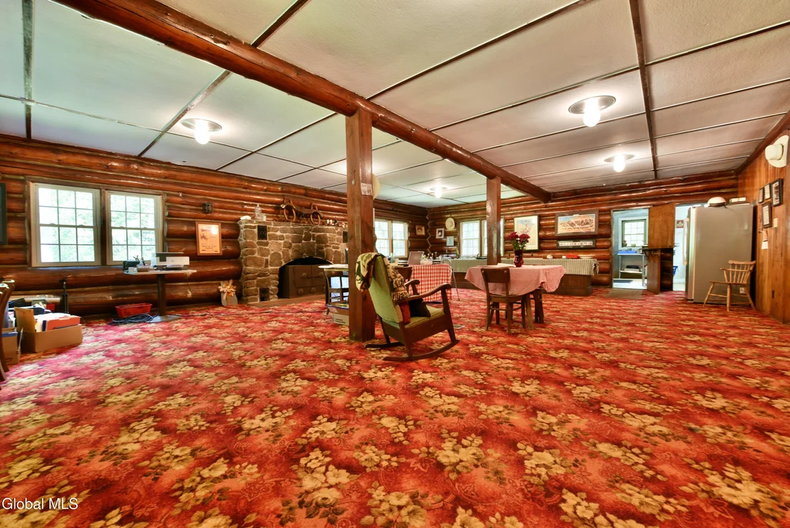 Photo of 746 Howe Road