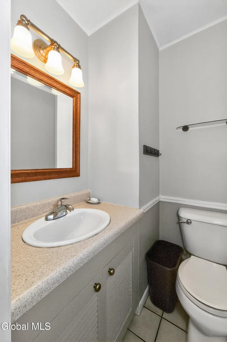 Photo of 7 N Maple Lane