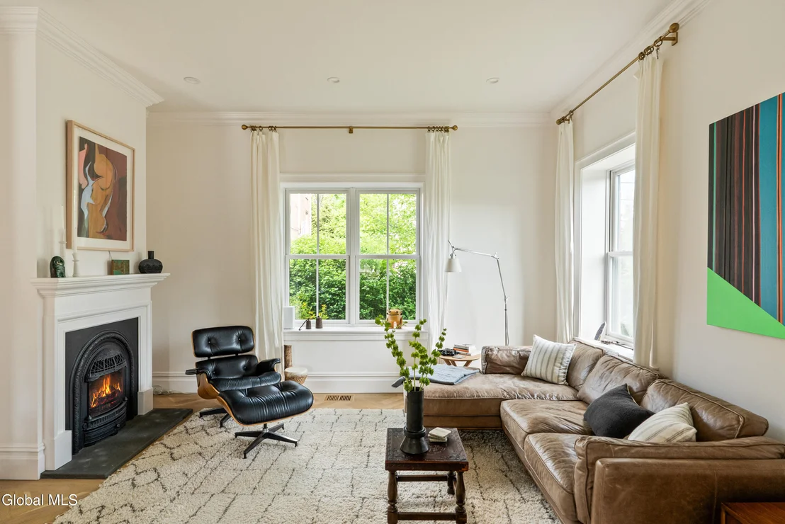 Photo of 33 Davis Street