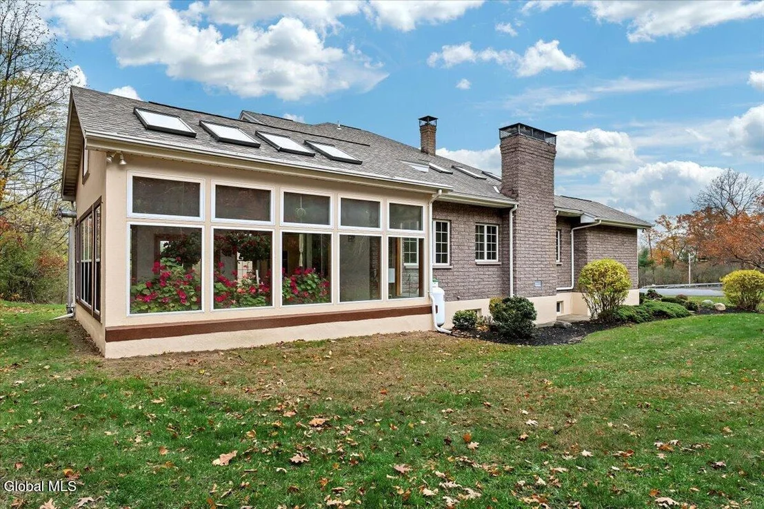 Photo of 1306 Putnam Road