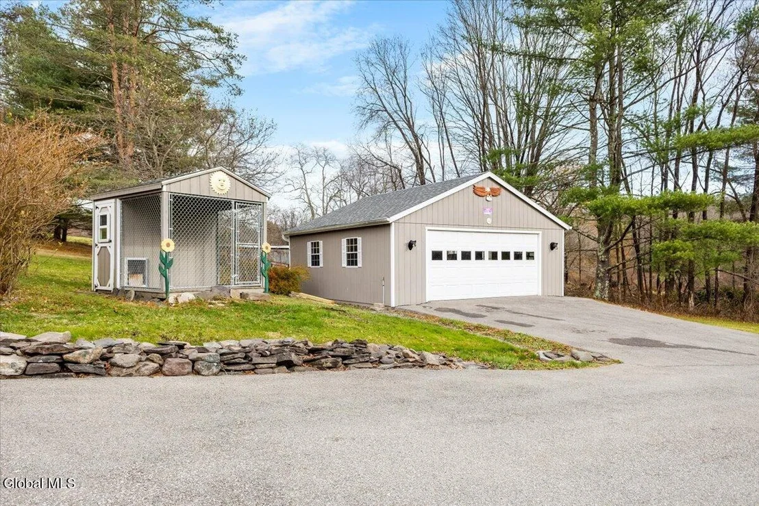 Photo of 858 Stone Bridge Road