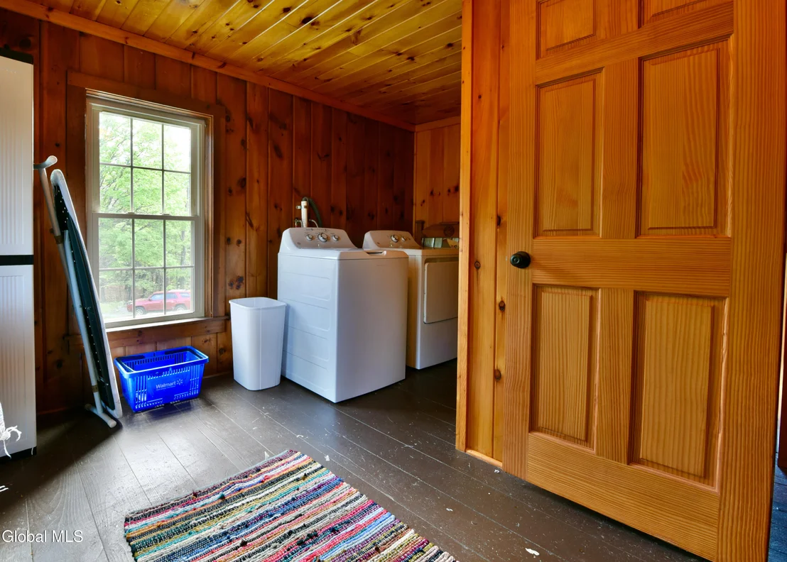 Photo of 746 Howe Road