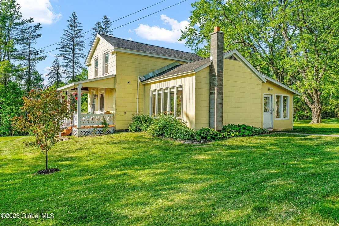 Photo of 207 Maple Avenue