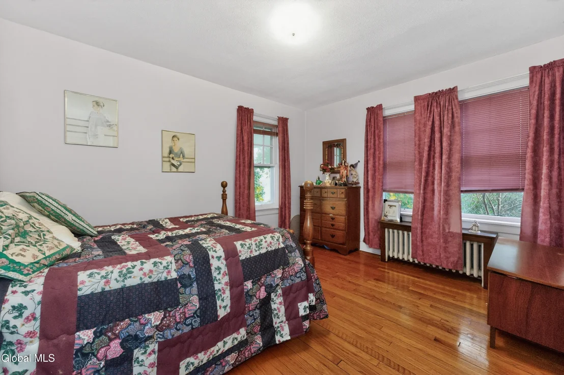 Photo of 1450 Baker Avenue