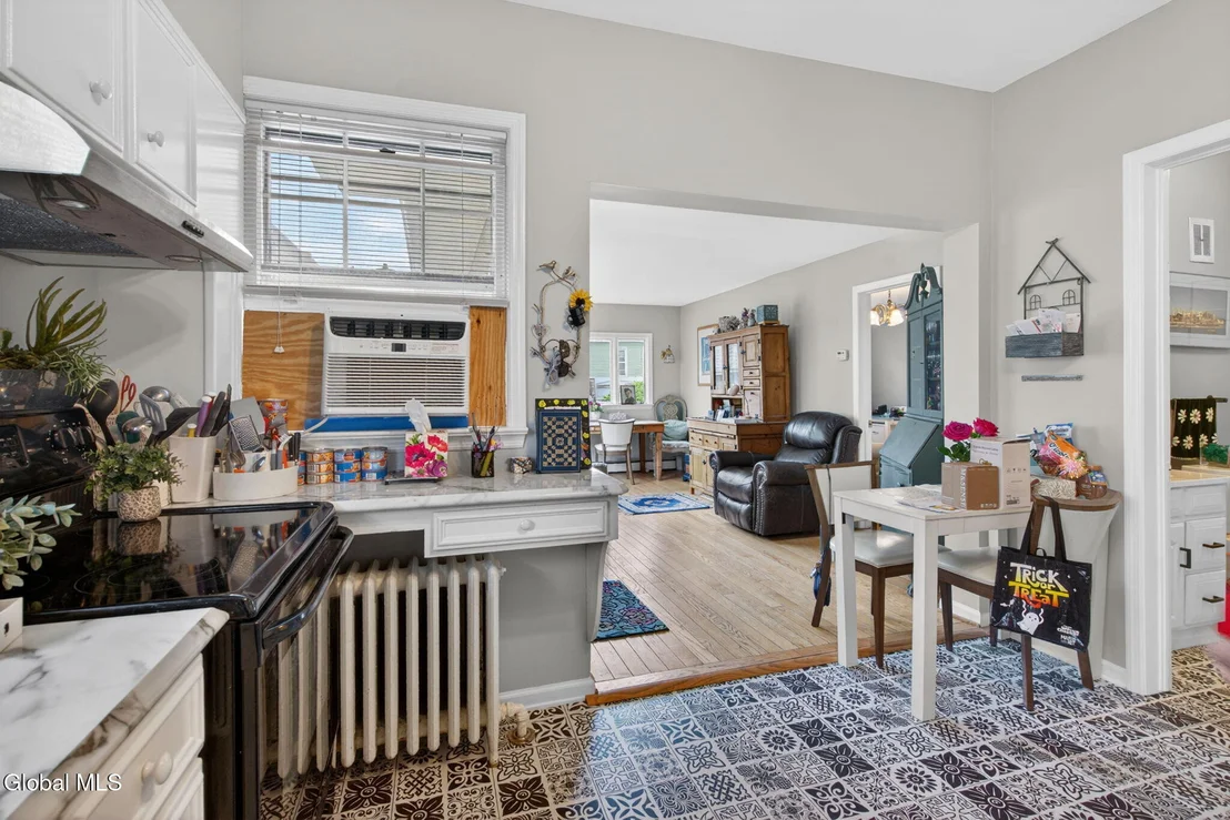 Photo of 446 Yates Street