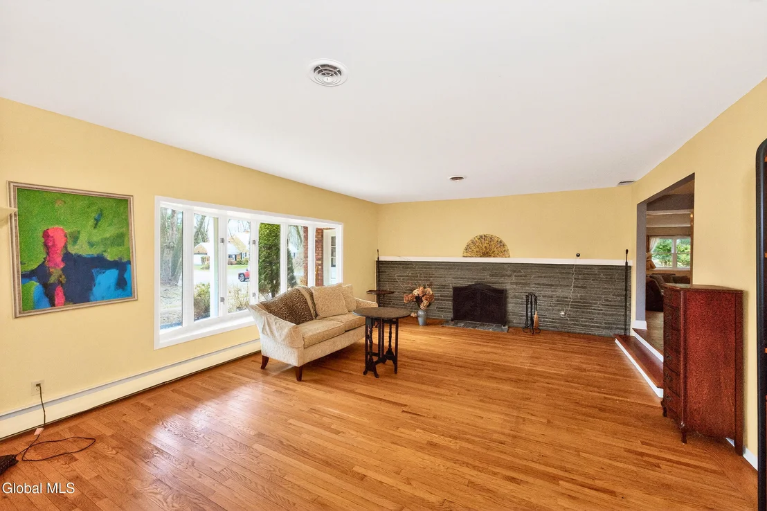 Photo of 7 N Maple Lane