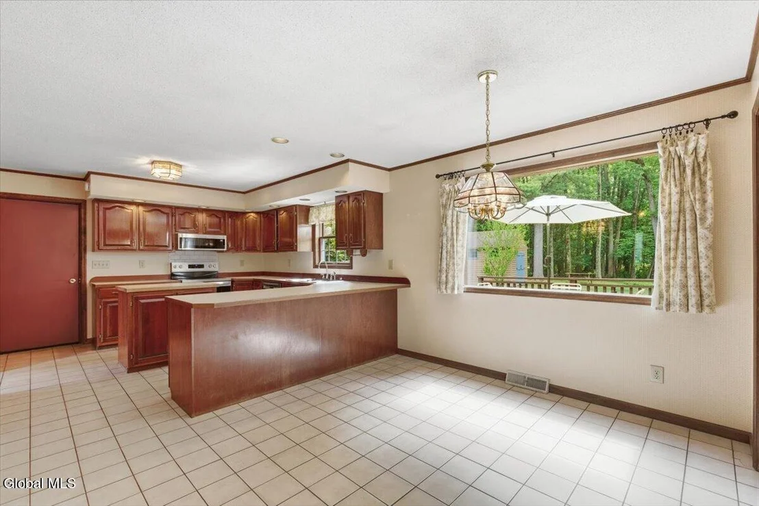 Photo of 908 Mohegan Road