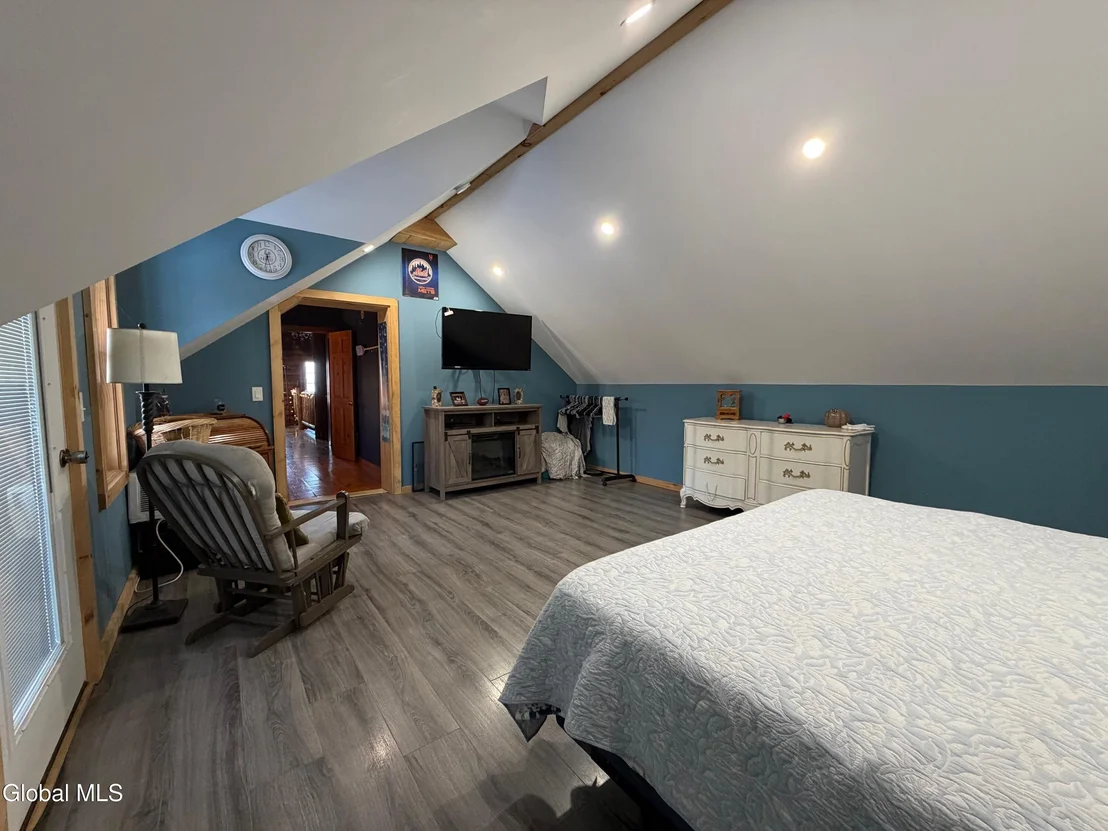 Photo of 75 Forest Way