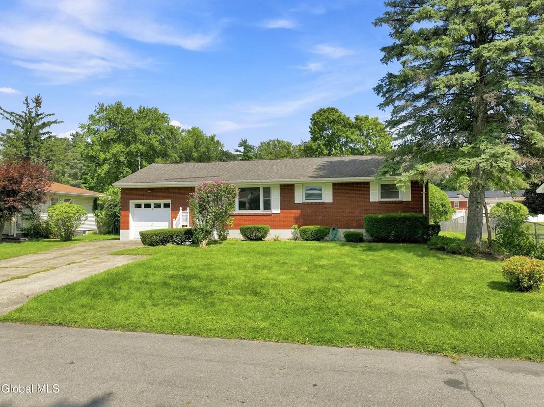 Photo of 4 Pettibone Drive